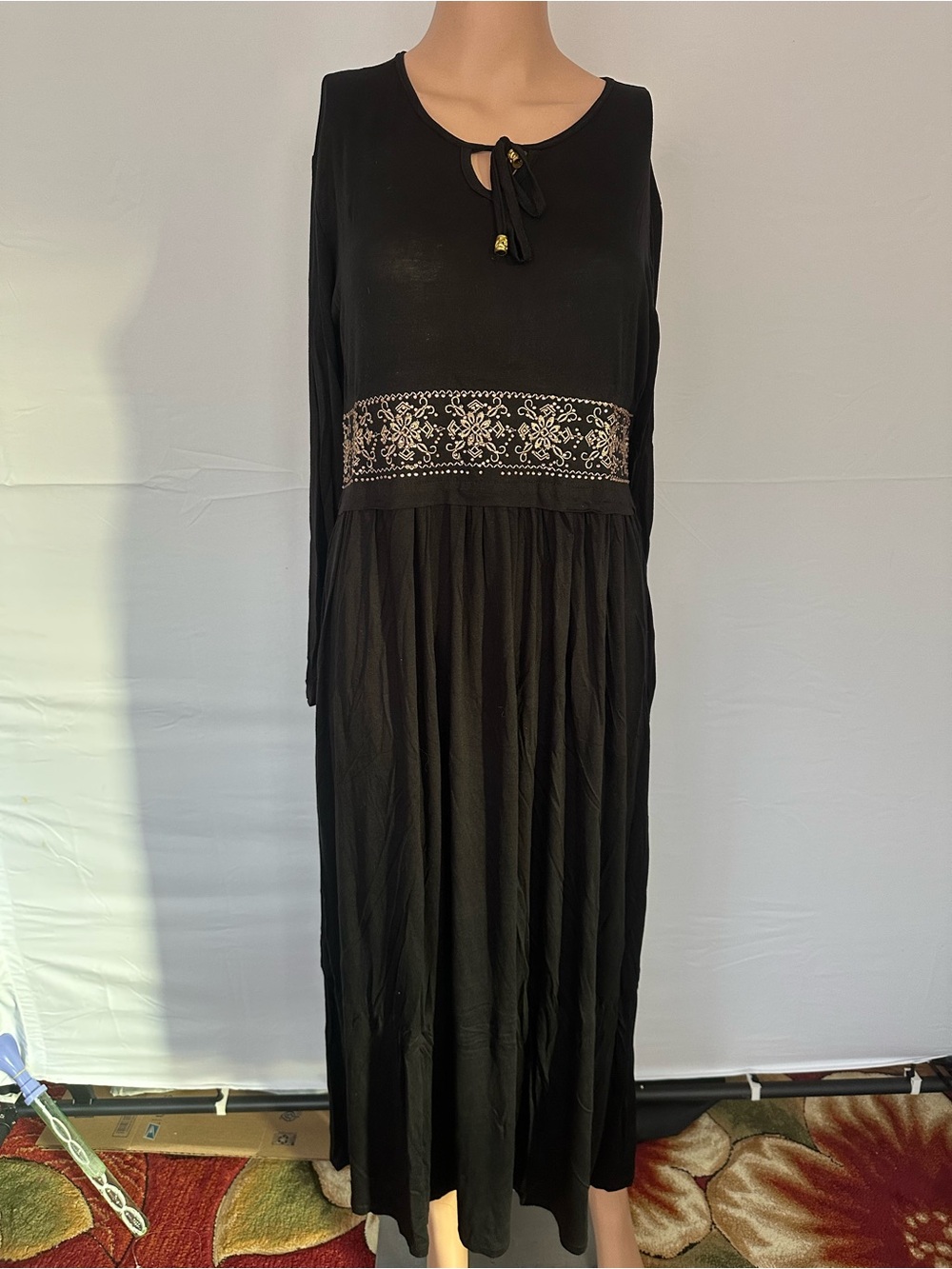 Black Long Sleeve Embroidered Waist Maxi Dress
